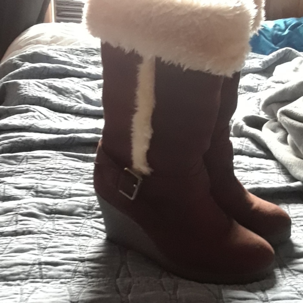 Boots - Picture 2 of 4